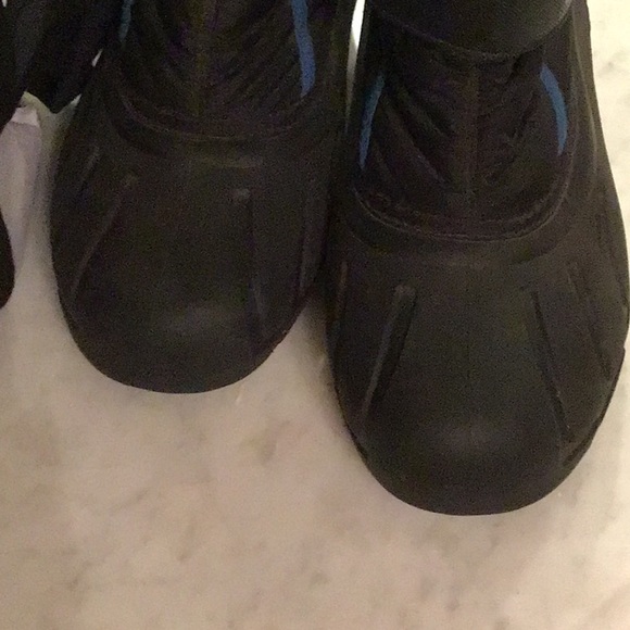 Sorel boots size 7 - Picture 2 of 4